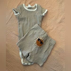 Baby Bodysuit and Shorts Ribbed Set in Tan and White